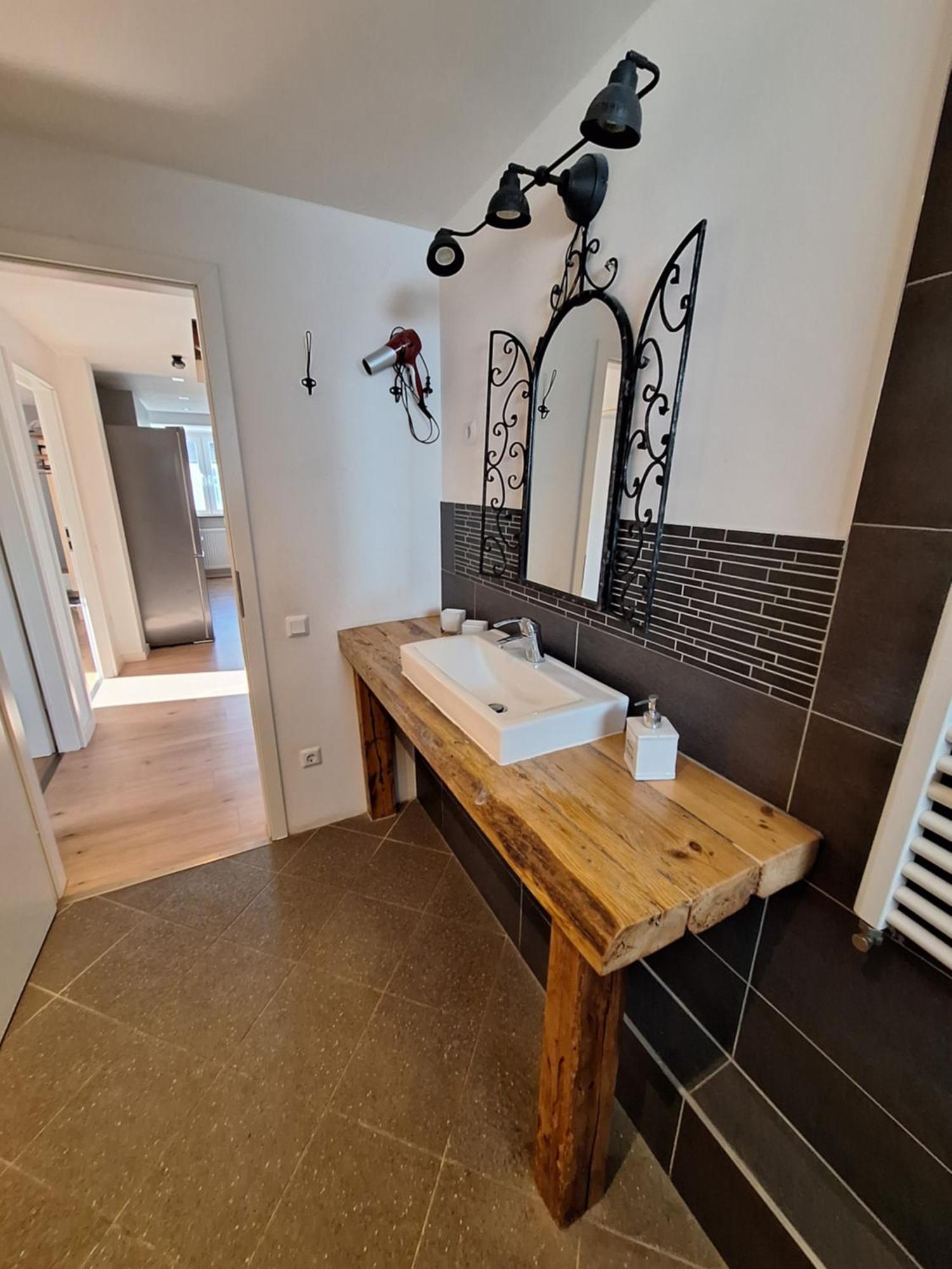 Bielefeld Zentral Komplette Fewo, 4 Schlafbereiche Bis Zu 8 Personen Exterior photo