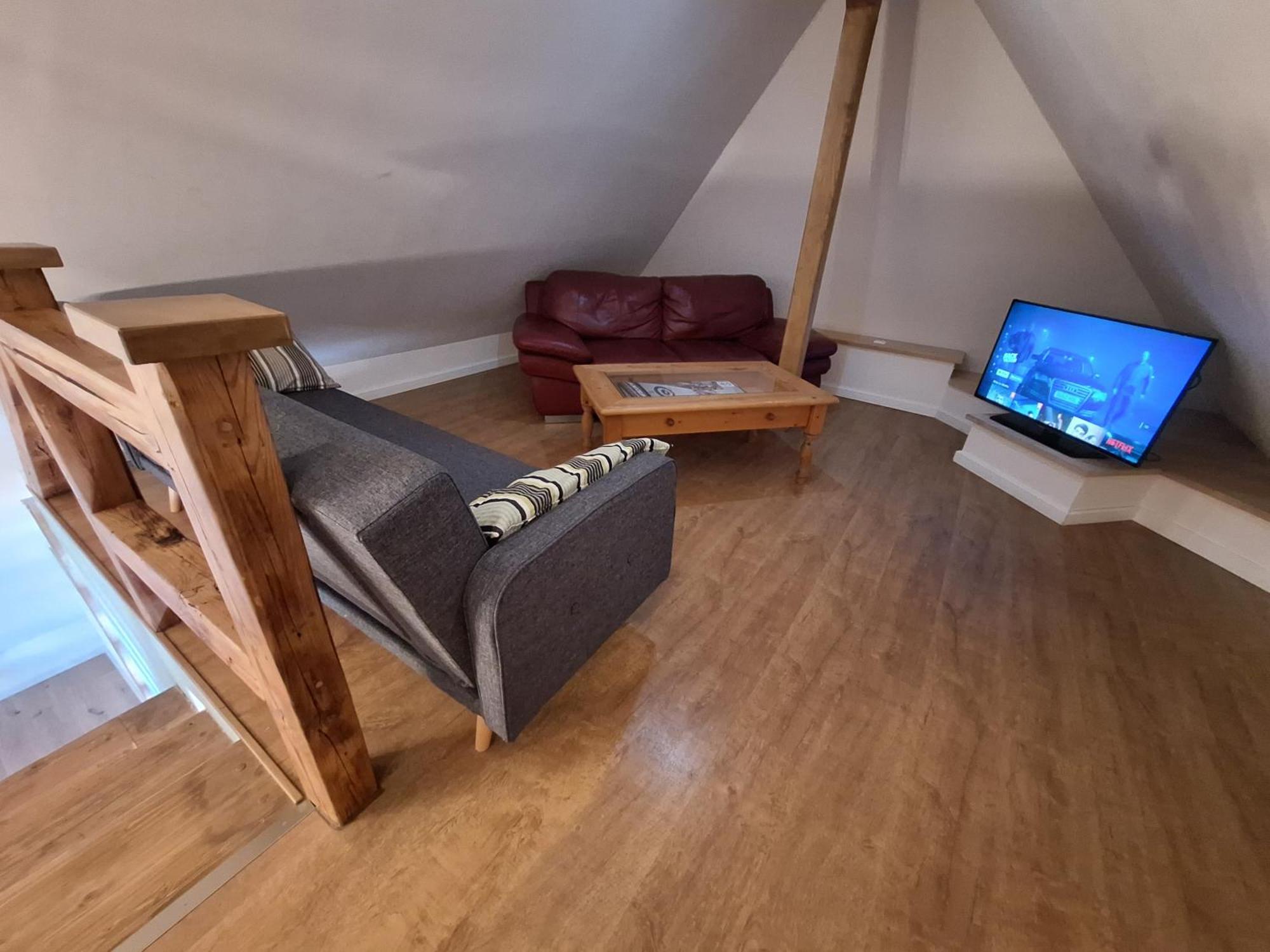 Bielefeld Zentral Komplette Fewo, 4 Schlafbereiche Bis Zu 8 Personen Exterior photo